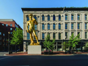  21c Museum Hotel Louisville  Луисвилл